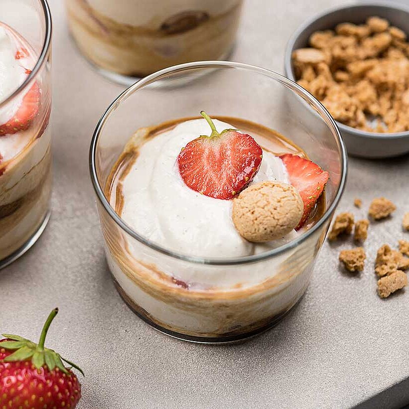 GAZİ Sahnejoghurt Erdbeer-Tiramisu 