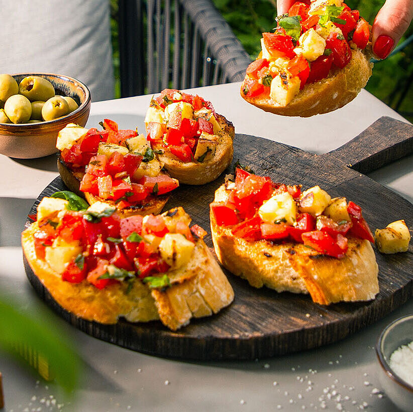 Grillkäse Kräuter Bruschetta