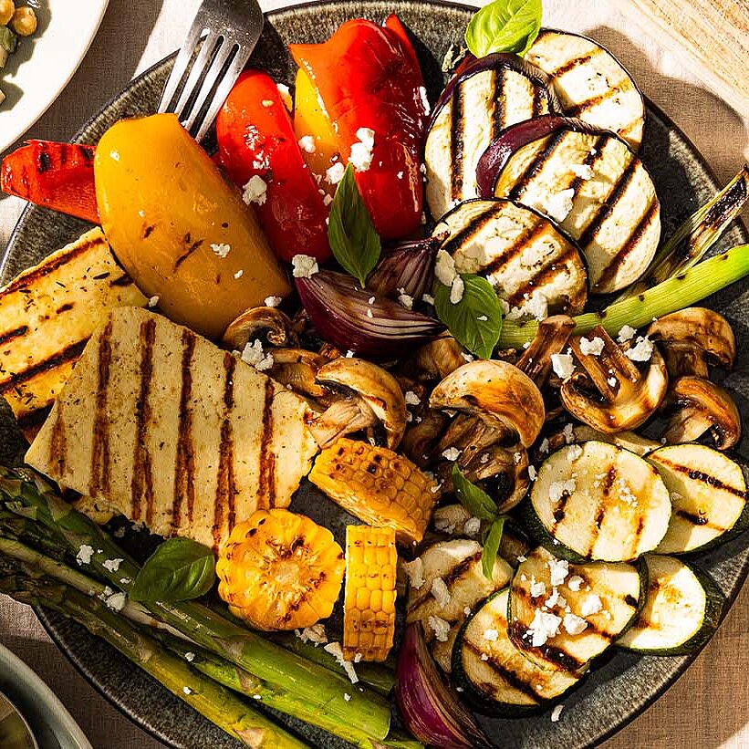 Grilled vegetables with grilled and shepherd's cheese, served on a plate