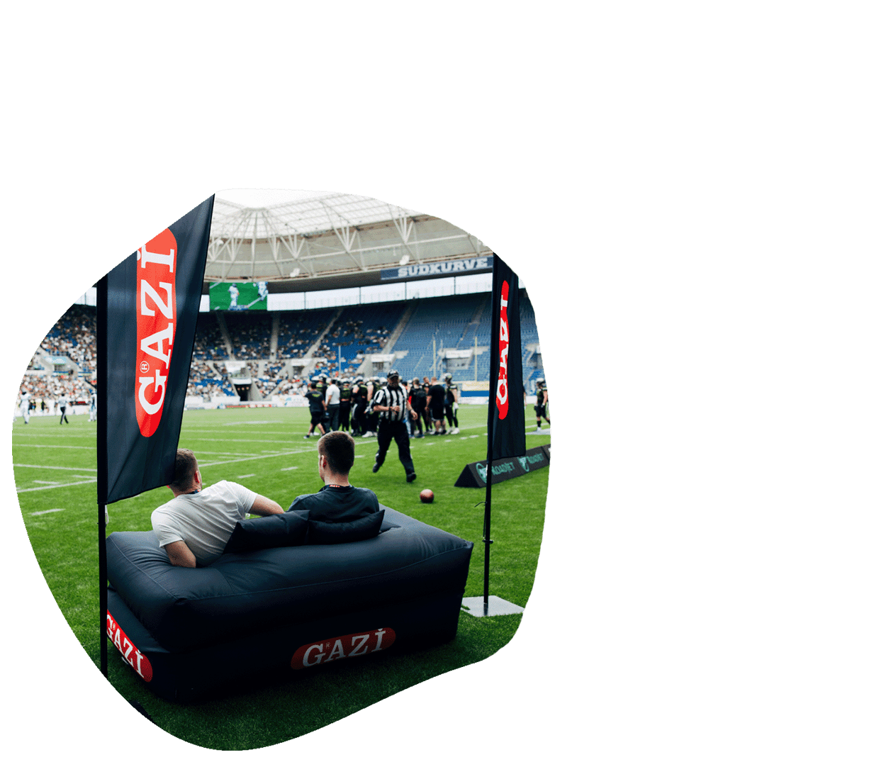 Couch am Footballfeld ELF